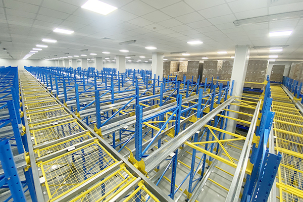 Proyecto de Diseño de Almacén Automatizado (Lanzadera de Cuatro Vías)